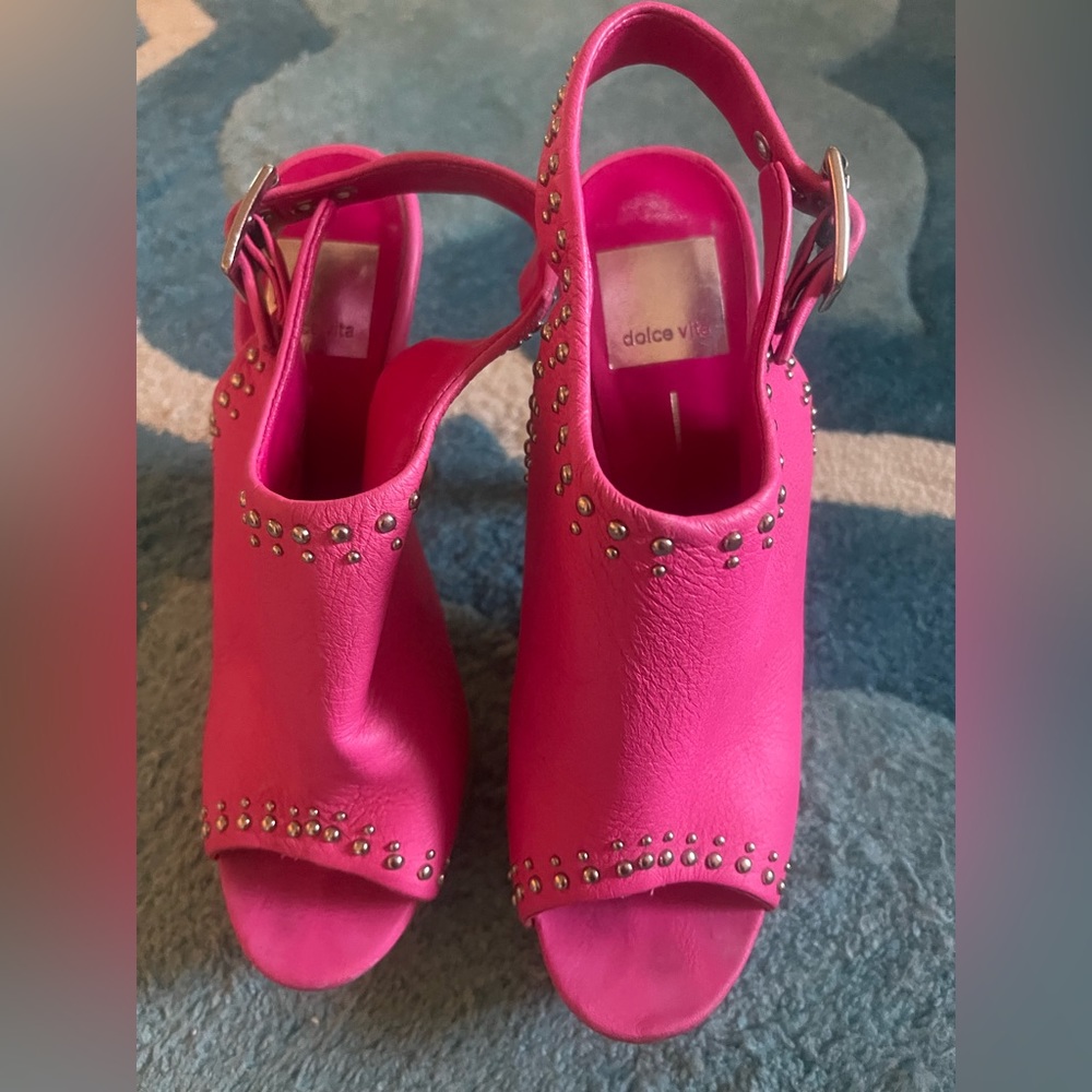 Dolce Vita sling back clogs in hot pink!!!